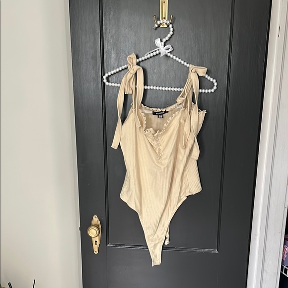 Missguided Beige Ruffle Bodysuit - Picture 1 of 3